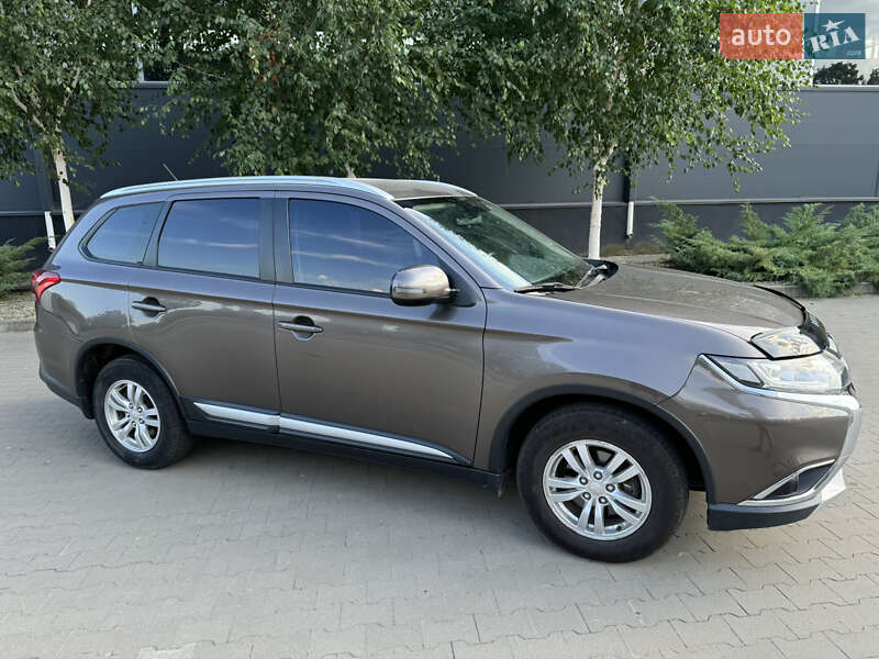 Внедорожник / Кроссовер Mitsubishi Outlander 2016 в Белой Церкви фото 6 Внедорожник / Кроссовер Mitsubishi Outlander 2016 в Белой Церкви