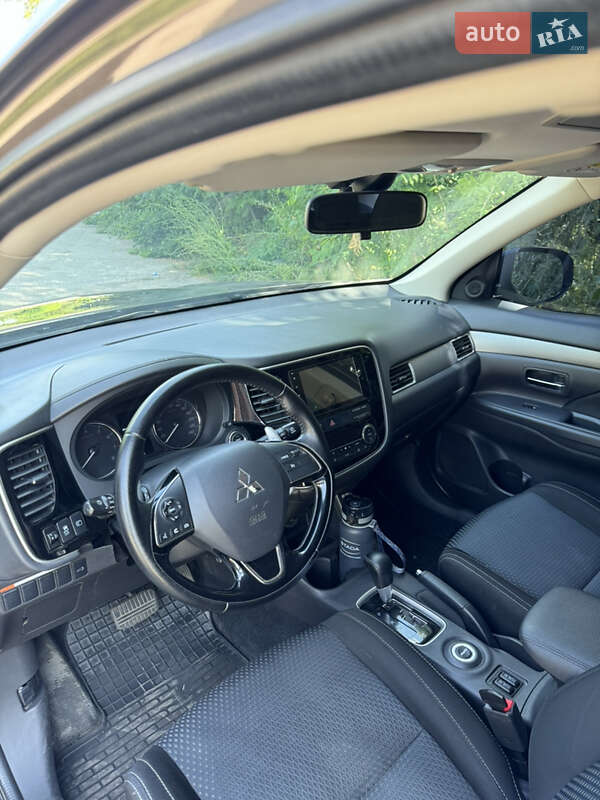 Внедорожник / Кроссовер Mitsubishi Outlander 2016 в Белой Церкви фото 30 Внедорожник / Кроссовер Mitsubishi Outlander 2016 в Белой Церкви