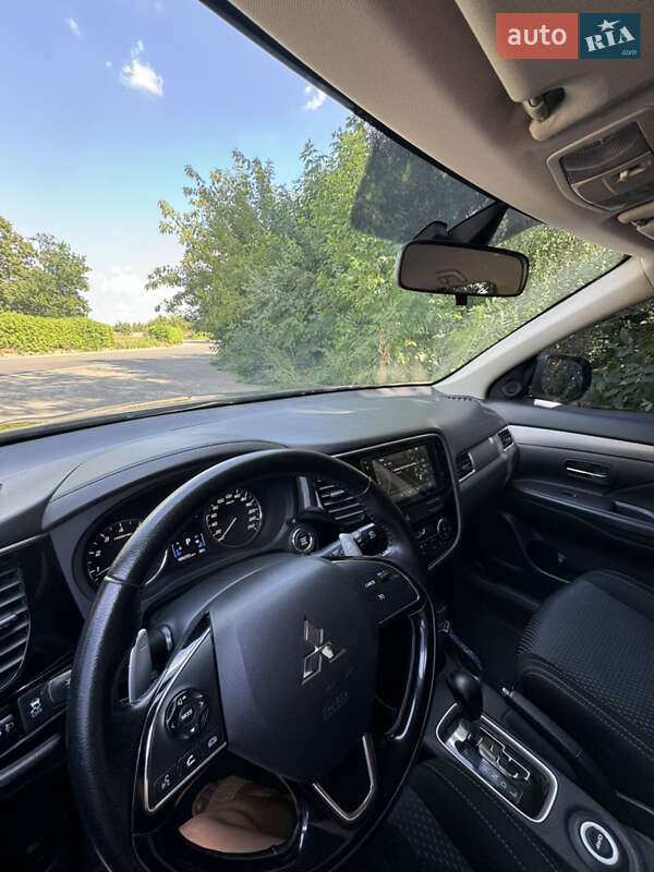 Внедорожник / Кроссовер Mitsubishi Outlander 2016 в Белой Церкви фото 31 Внедорожник / Кроссовер Mitsubishi Outlander 2016 в Белой Церкви