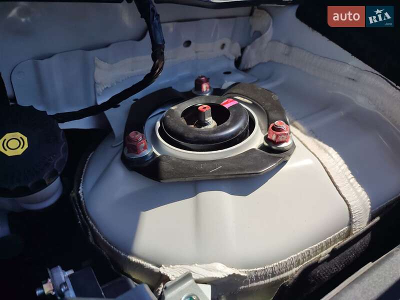 Внедорожник / Кроссовер Mitsubishi Outlander 2021 в Черновцах