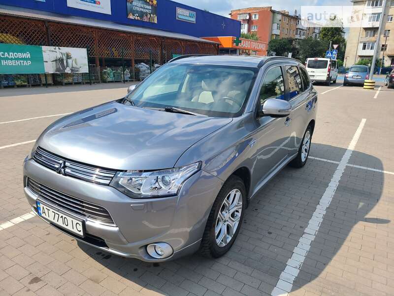 Внедорожник / Кроссовер Mitsubishi Outlander 2014 в Калуше