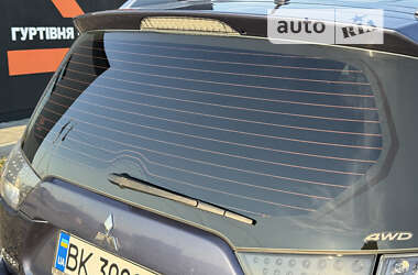 Внедорожник / Кроссовер Mitsubishi Outlander 2009 в 