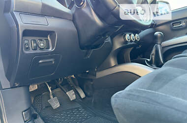 Внедорожник / Кроссовер Mitsubishi Outlander 2009 в 