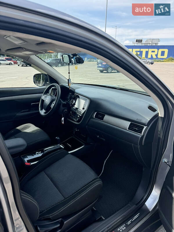 Позашляховик / Кросовер Mitsubishi Outlander 2018 в Дніпрі