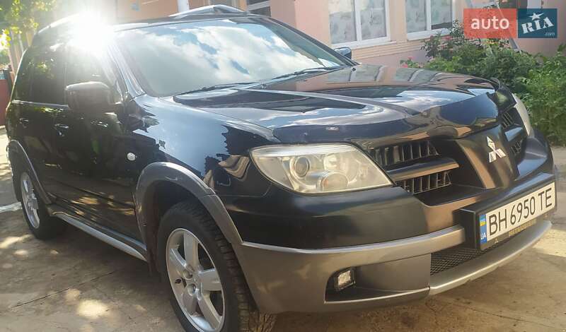 Внедорожник / Кроссовер Mitsubishi Outlander 2005 в Березовке фото 12 Внедорожник / Кроссовер Mitsubishi Outlander 2005 в Березовке