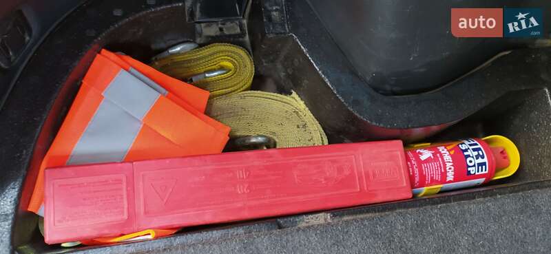 Внедорожник / Кроссовер Mitsubishi Outlander 2005 в Березовке фото 26 Внедорожник / Кроссовер Mitsubishi Outlander 2005 в Березовке