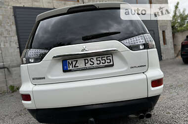 Внедорожник / Кроссовер Mitsubishi Outlander 2011 в Дубно