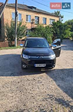 Внедорожник / Кроссовер Mitsubishi Outlander 2012 в 