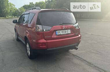 Внедорожник / Кроссовер Mitsubishi Outlander 2012 в Николаеве