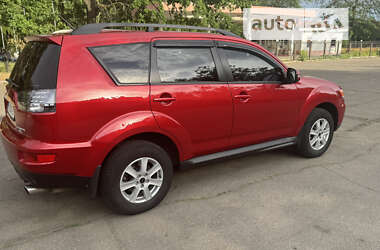 Внедорожник / Кроссовер Mitsubishi Outlander 2012 в Николаеве