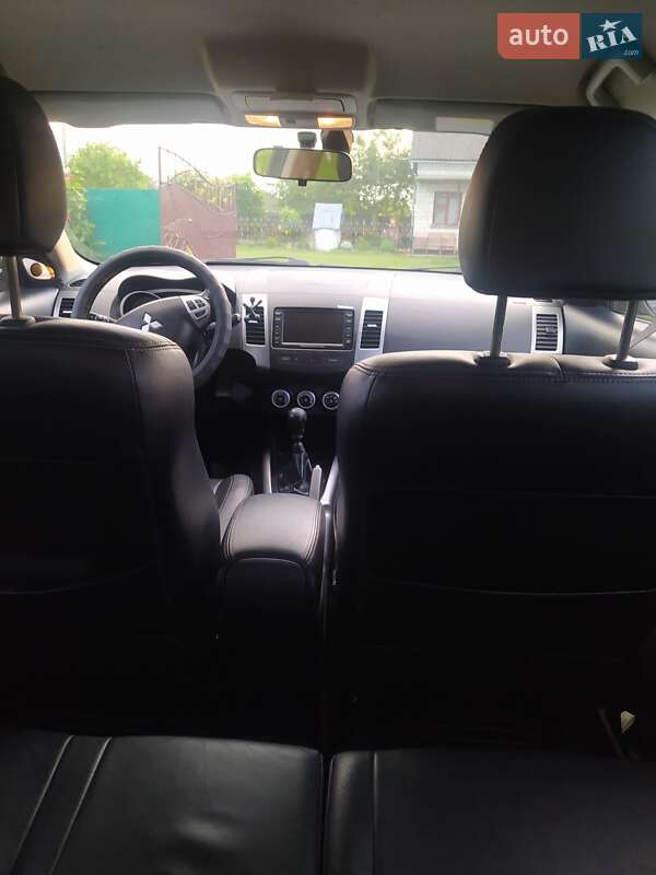 Внедорожник / Кроссовер Mitsubishi Outlander 2008 в Каменке-Бугской