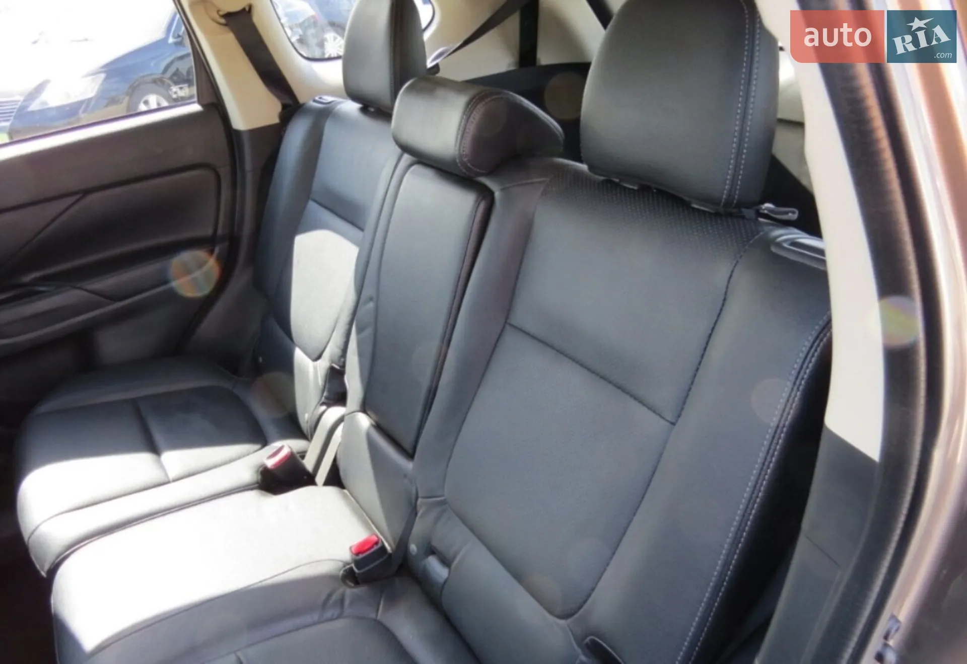 2015 Mitsubishi Outlander - мініатюра 28