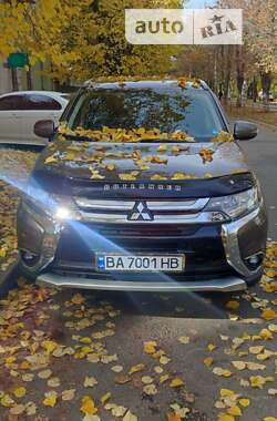 Позашляховик / Кросовер Mitsubishi Outlander 2015 в Кропивницькому