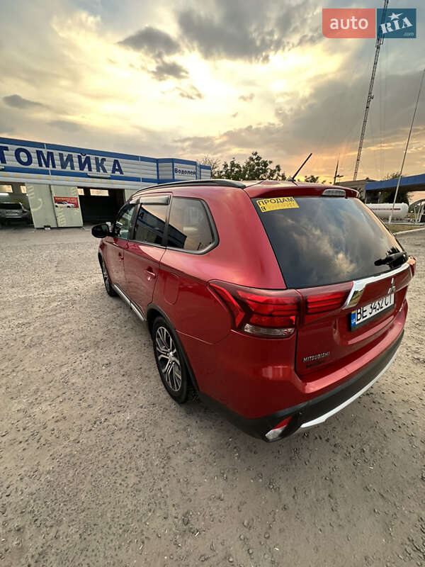 Позашляховик / Кросовер Mitsubishi Outlander 2015 в Вознесенську