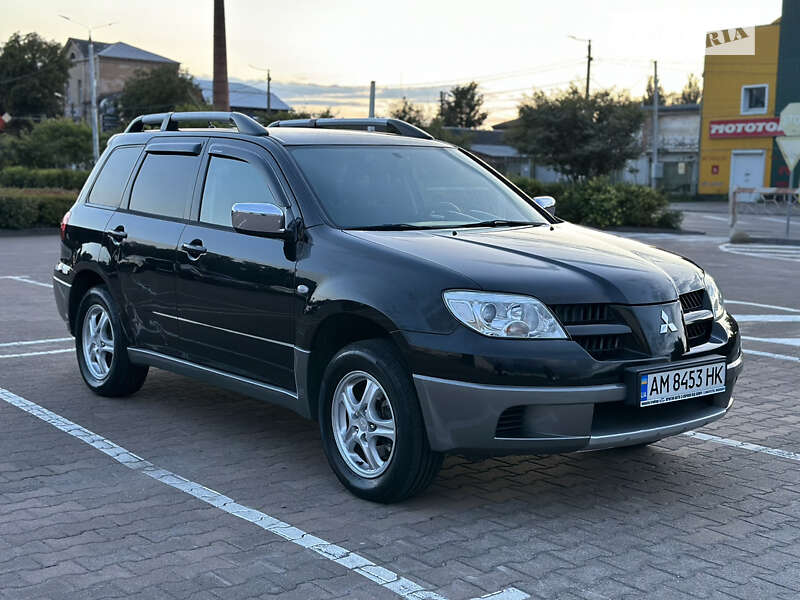 Внедорожник / Кроссовер Mitsubishi Outlander 2005 в Житомире