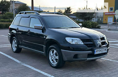 Внедорожник / Кроссовер Mitsubishi Outlander 2005 в 