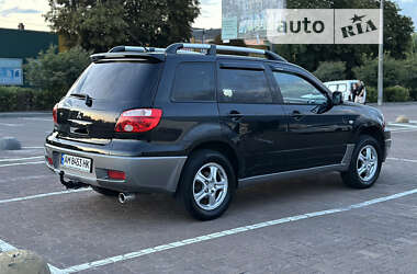 Внедорожник / Кроссовер Mitsubishi Outlander 2005 в 
