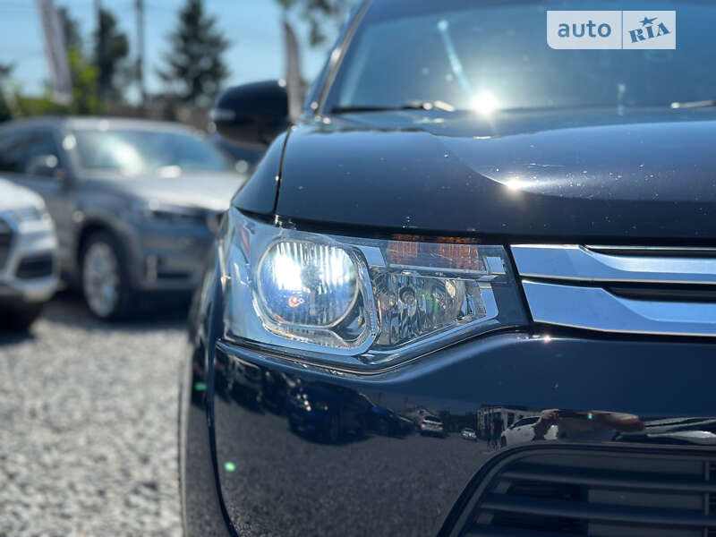 Внедорожник / Кроссовер Mitsubishi Outlander 2014 в Черновцах