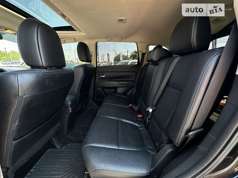 Внедорожник / Кроссовер Mitsubishi Outlander 2014 в Черновцах