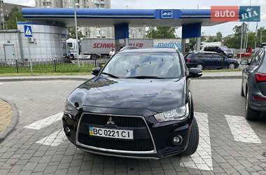 Внедорожник / Кроссовер Mitsubishi Outlander 2010 в 