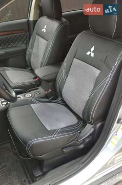 Внедорожник / Кроссовер Mitsubishi Outlander 2013 в Харькове