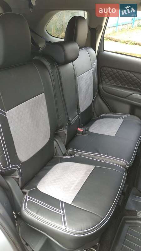 Внедорожник / Кроссовер Mitsubishi Outlander 2013 в Харькове