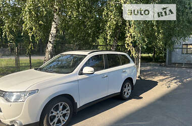 Внедорожник / Кроссовер Mitsubishi Outlander 2012 в Киеве