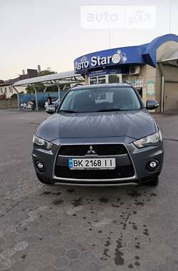 Внедорожник / Кроссовер Mitsubishi Outlander 2011 в Луцке