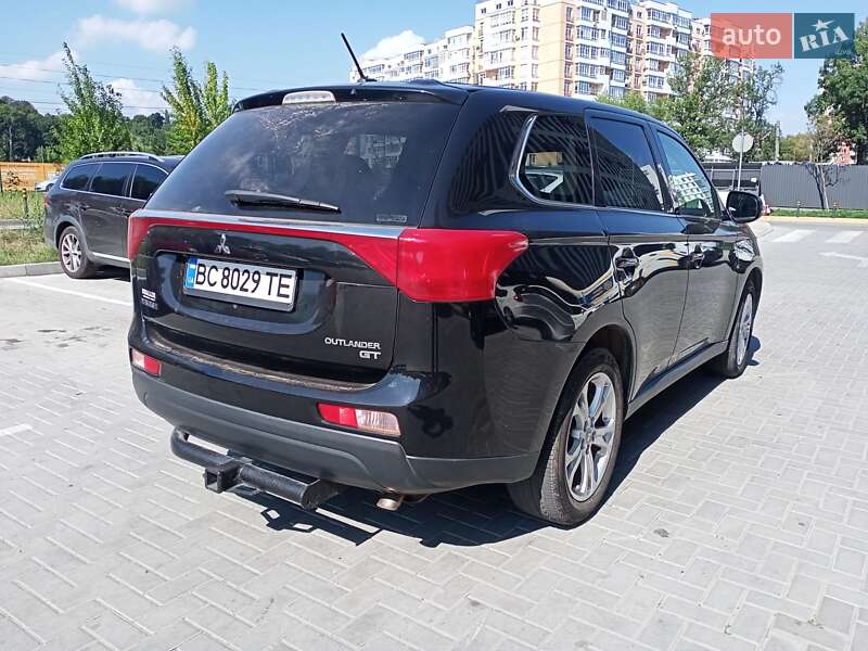 Позашляховик / Кросовер Mitsubishi Outlander 2013 в Львові