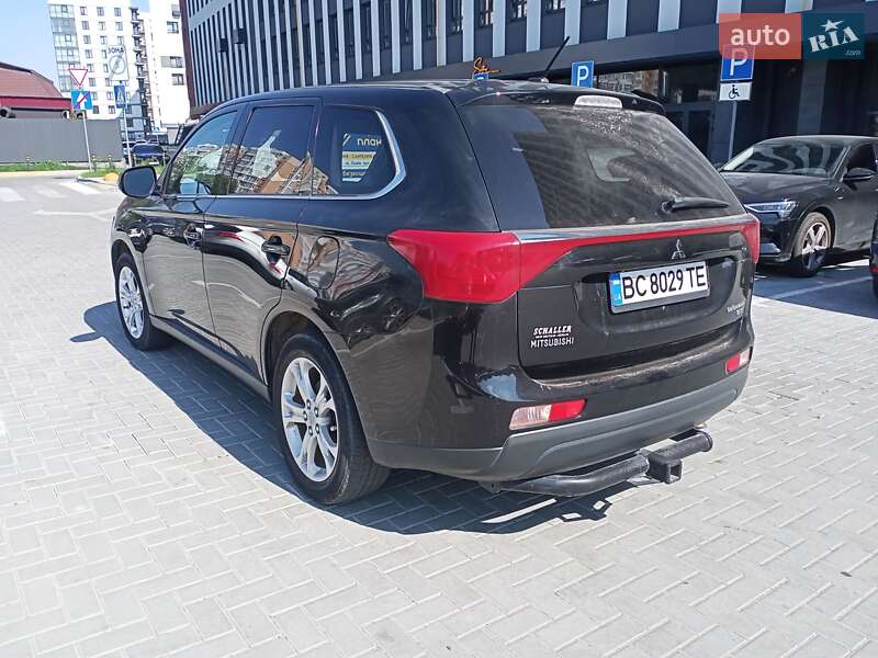 Позашляховик / Кросовер Mitsubishi Outlander 2013 в Львові
