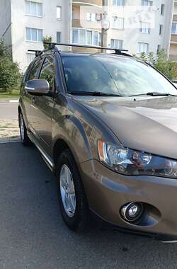 Внедорожник / Кроссовер Mitsubishi Outlander 2011 в Львове