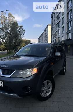 Внедорожник / Кроссовер Mitsubishi Outlander 2007 в Новояворовске