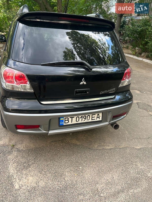 Внедорожник / Кроссовер Mitsubishi Outlander 2004 в Николаеве