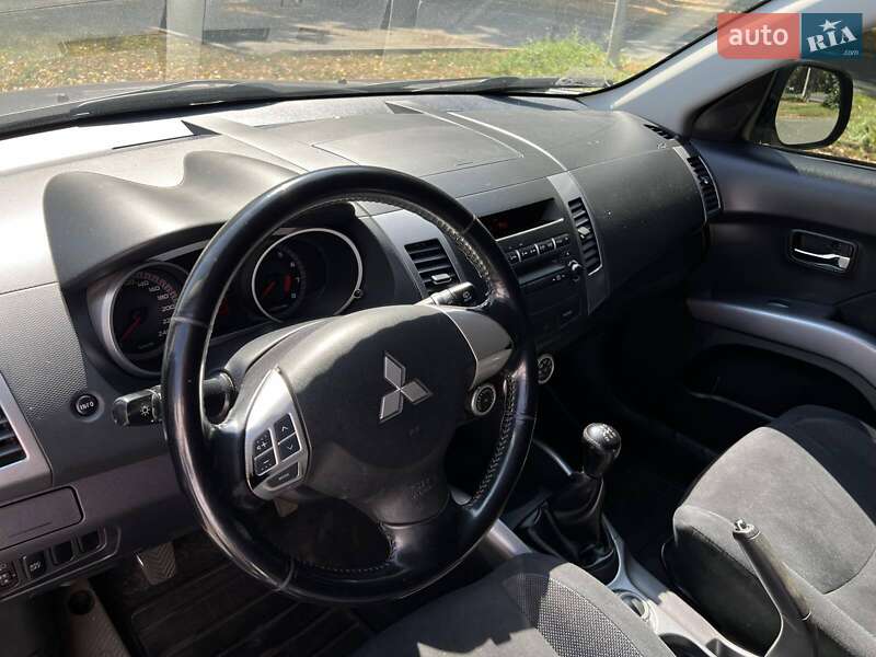 Внедорожник / Кроссовер Mitsubishi Outlander 2008 в Полтаве