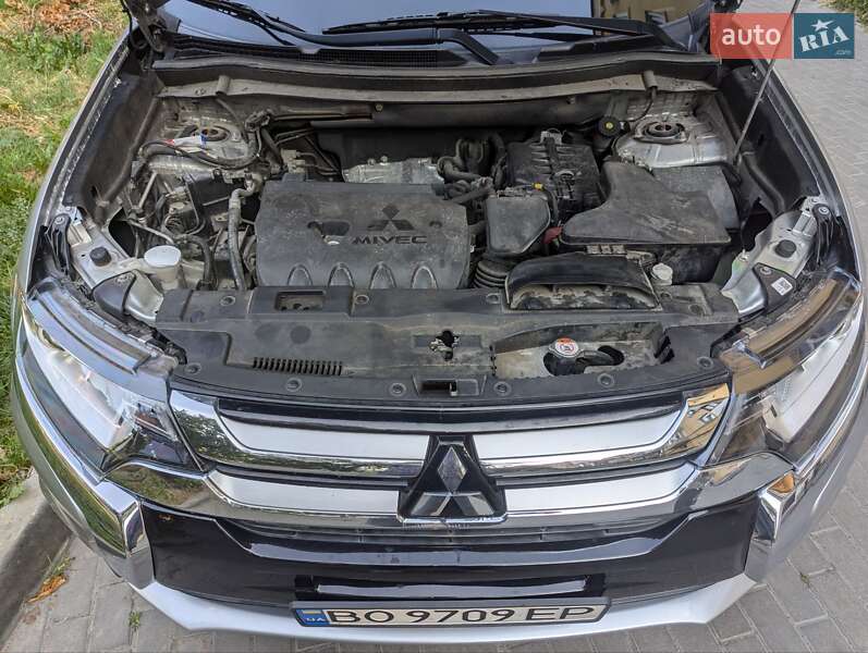 Позашляховик / Кросовер Mitsubishi Outlander 2017 в Тернополі