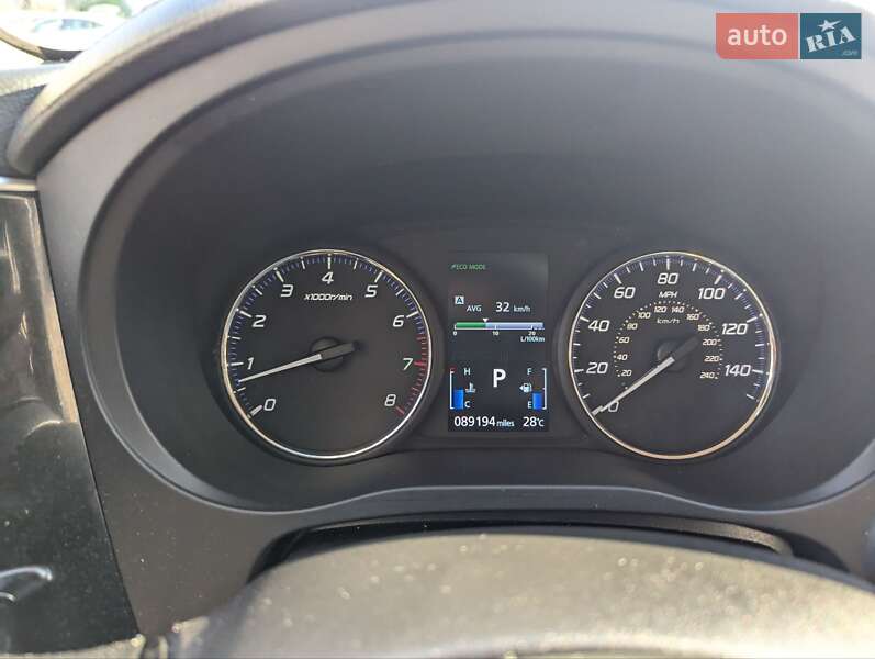 Позашляховик / Кросовер Mitsubishi Outlander 2017 в Тернополі