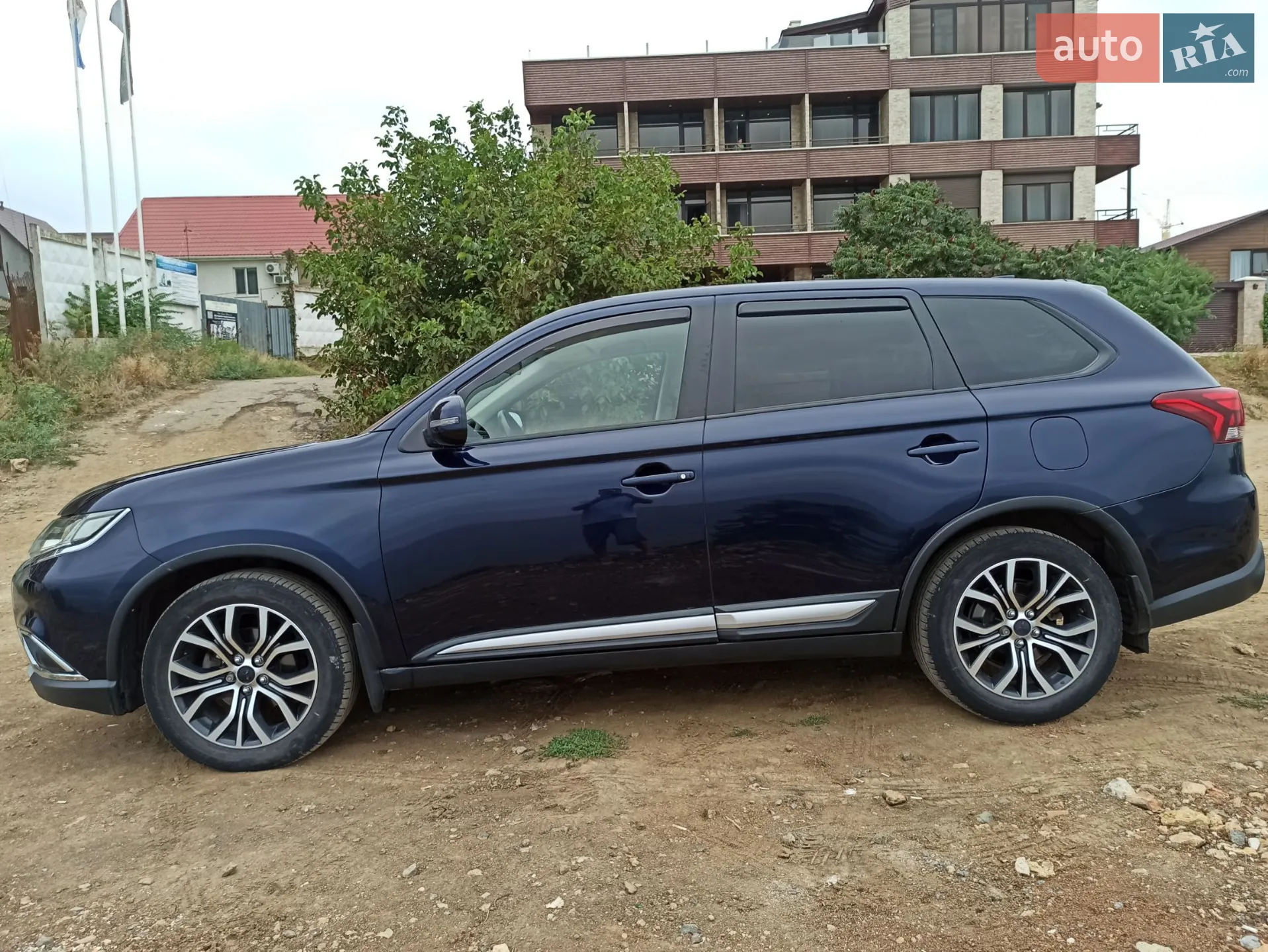 2017 Mitsubishi Outlander - мініатюра 3
