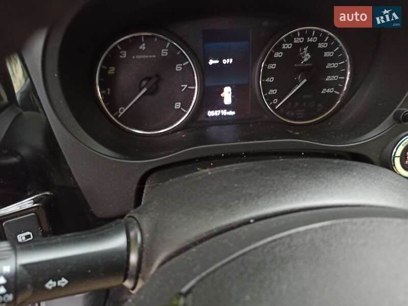 Внедорожник / Кроссовер Mitsubishi Outlander 2017 в Черноморске
