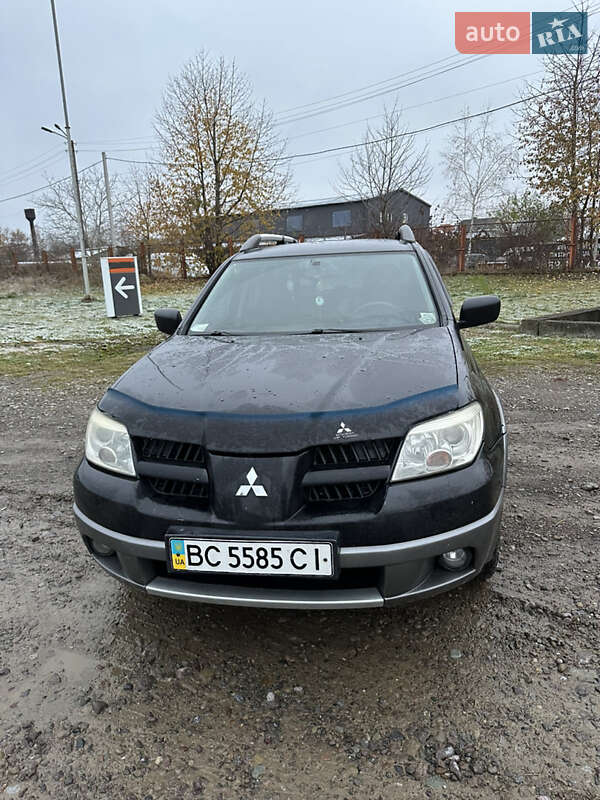 Внедорожник / Кроссовер Mitsubishi Outlander 2005 в Сколе