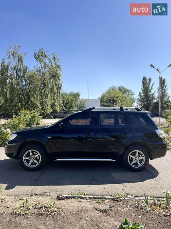 Внедорожник / Кроссовер Mitsubishi Outlander 2007 в Николаеве