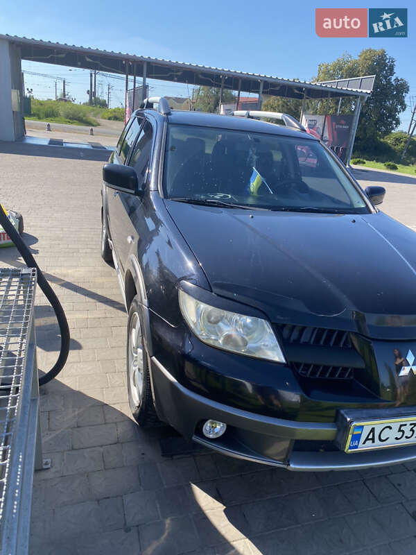 Позашляховик / Кросовер Mitsubishi Outlander 2006 в Шацьку