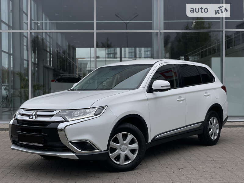 Внедорожник / Кроссовер Mitsubishi Outlander 2017 в Луцке