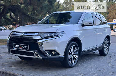 Позашляховик / Кросовер Mitsubishi Outlander 2019 в Дніпрі