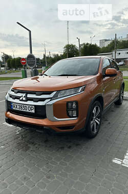 Позашляховик / Кросовер Mitsubishi Outlander 2019 в Києві