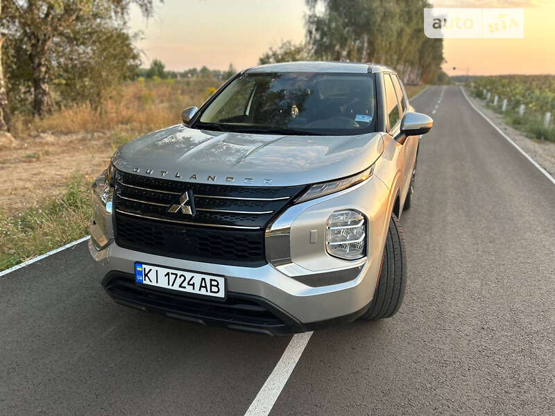 Mitsubishi Outlander 2021
