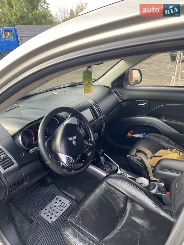 Позашляховик / Кросовер Mitsubishi Outlander 2006 в Благовіщенську