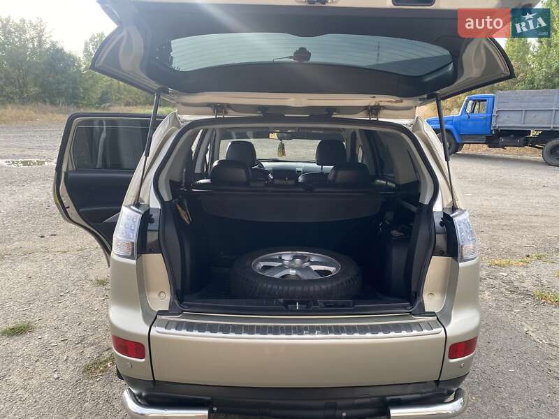 Позашляховик / Кросовер Mitsubishi Outlander 2006 в Благовіщенську