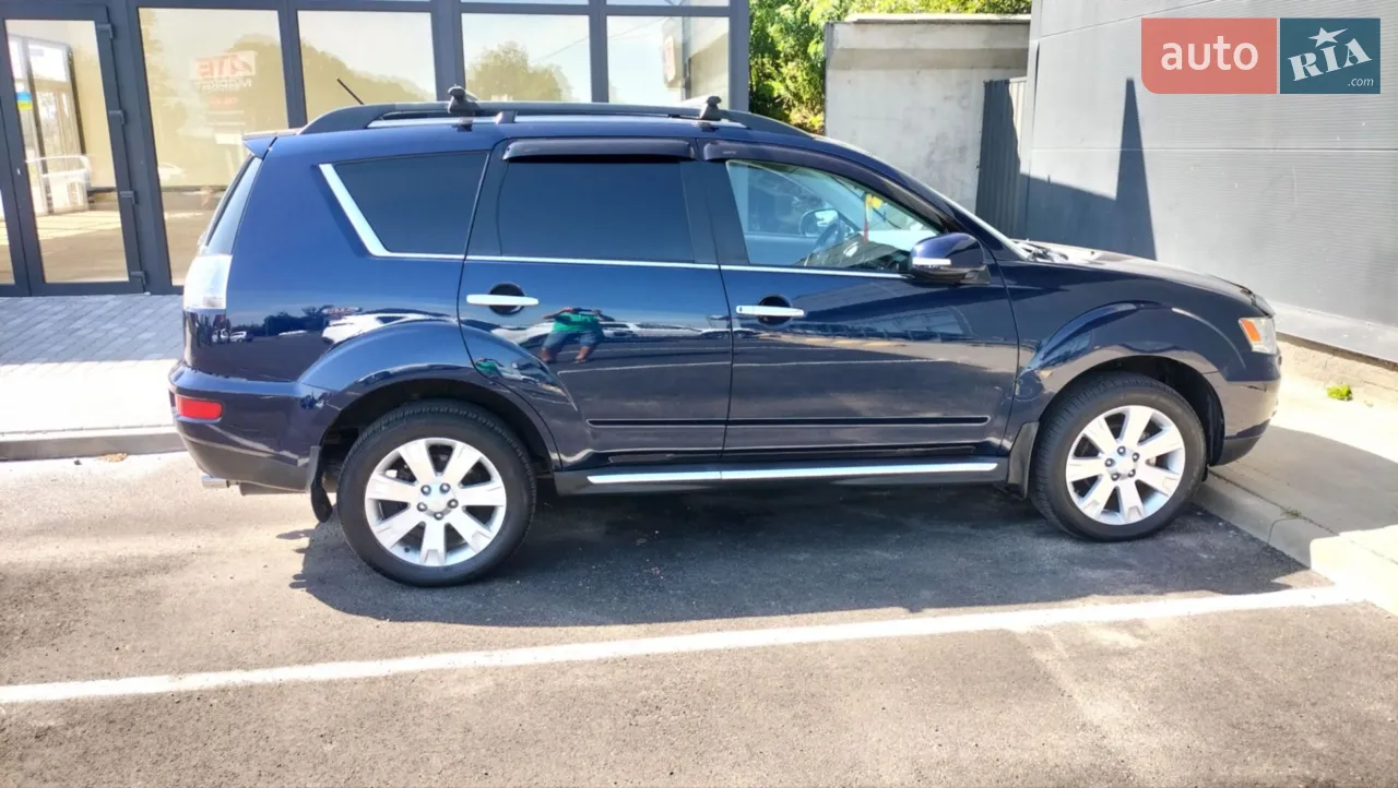 2010 Mitsubishi Outlander - мініатюра 13
