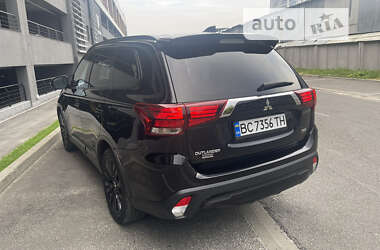 Внедорожник / Кроссовер Mitsubishi Outlander 2019 в Львове