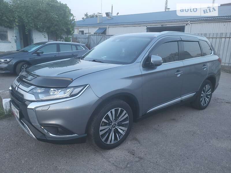 Mitsubishi Outlander 2019